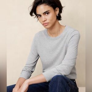 Banana Republic Light Gray Crewneck Sweater L